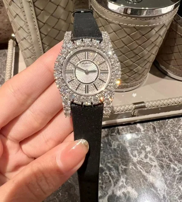 CHOPARD L Heure du Diamant 30mm