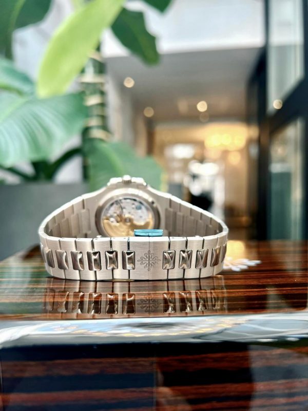 Patek Philippe Nautilus 5811/1G-001 White Gold model 2022 New