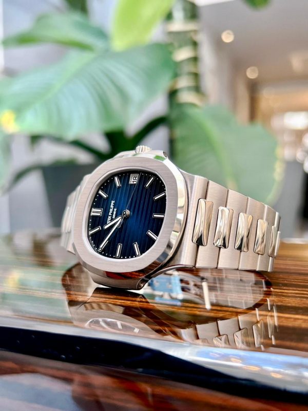 Patek Philippe Nautilus 5811/1G-001 White Gold model 2022 New