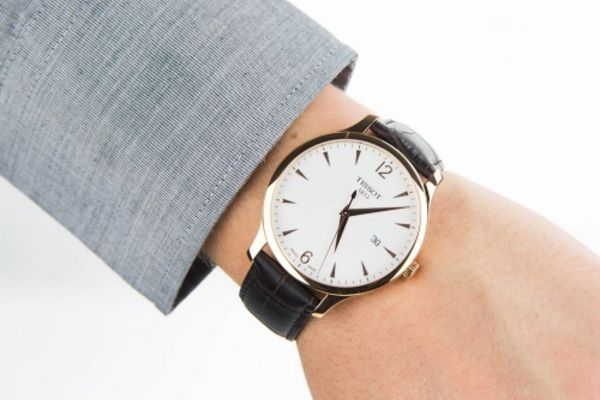 Cách chỉnh đồng hồ đeo tay 3 kim 1 nút dễ dàng dàng