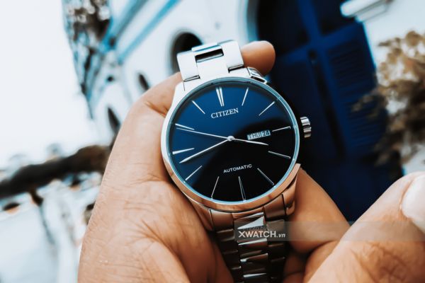 Cách lên dây cót đồng hồ cơ automatic bằng cách đeo đồng hồ