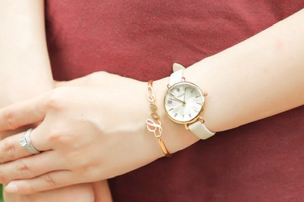 Tại sao con gái nên chọn đồng hồ để đeo?
