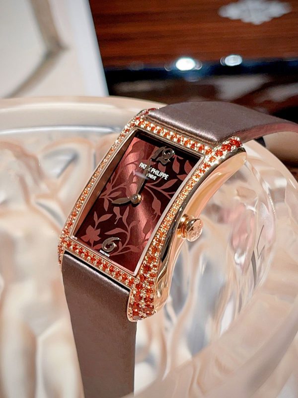 PATEK PHILIPPE GONDOLO SERATA 4962/200R-001 New 2023