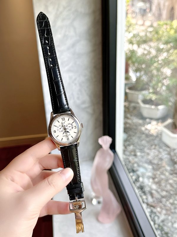 Patek Philippe Complications 5146G Annual Calendar Moonphase khoá đời cũ used