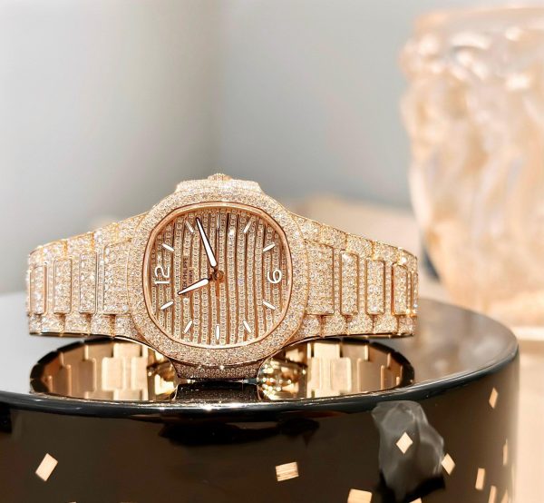 Patek Philippe Nautilus 7118/1450R Ladies Automatic