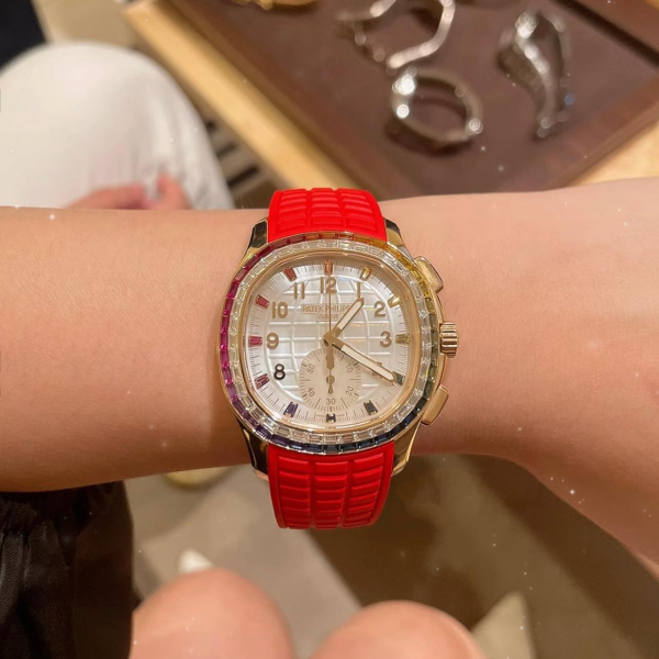 Patek Philippe Aquanaut 7968/300R-001 Rose Gold