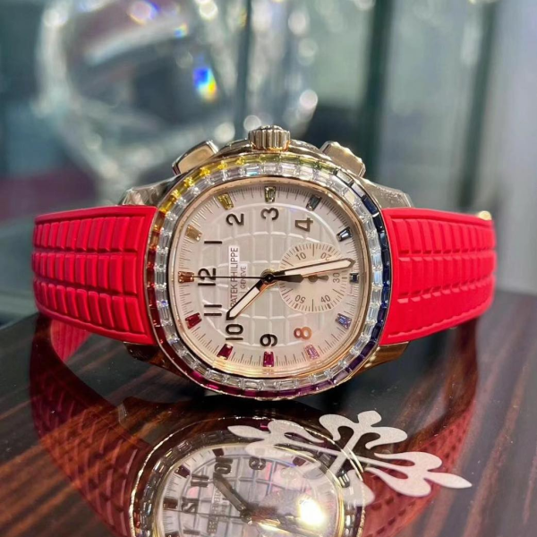 Patek Philippe Aquanaut 7968/300R-001 Rose Gold