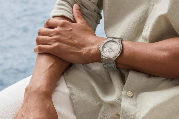 Hublot Classic Fusion Essential Grey 45mm new model 2024