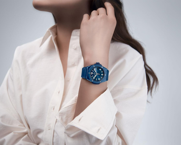 Hubot Big Bang Integrated Time Only Blue Ceramic New model 2024