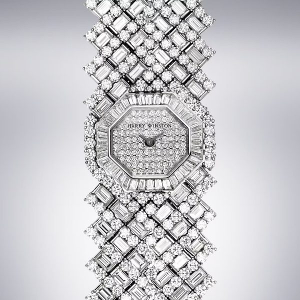 True legacy of Mr. Winston, renowned as the King of Diamonds, the Tête-à-Tête by Harry Winston is a high jewelry masterpiece combined with the ultimate watchmaking expertise.
