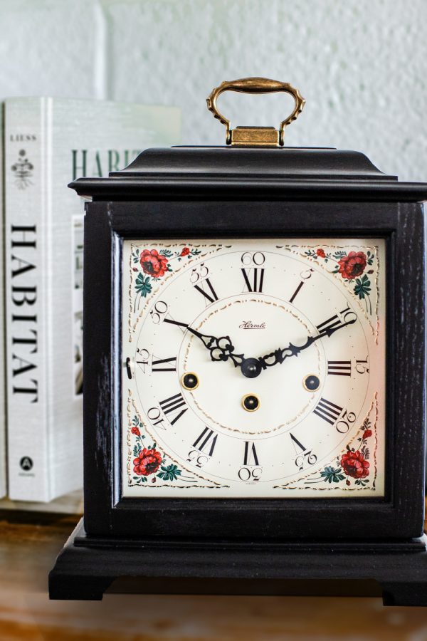 Đồng hồ Hermle Table Clocks Austen 22915-V80340